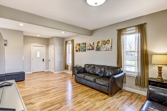 02 - Living Room-3