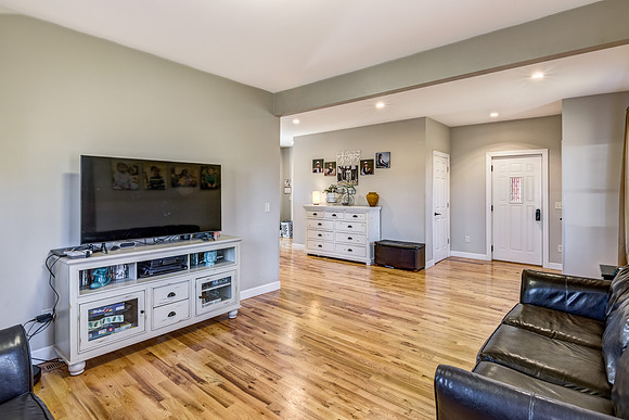 02 - Living Room-4