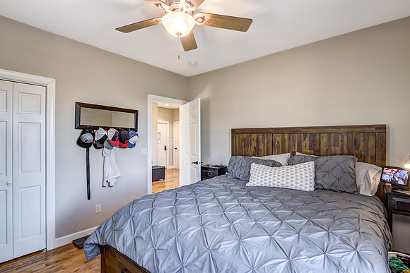 10 - Main Level Bedroom - 1-2