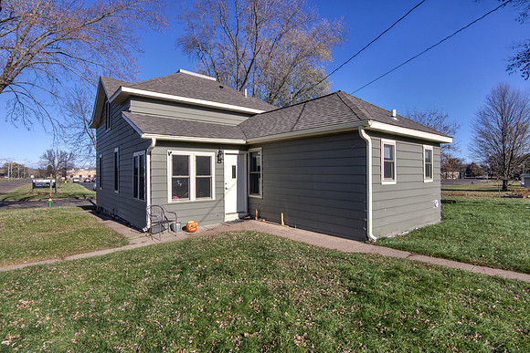 20 - Exterior-3