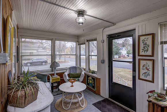 09 - Seasonal Porch-1