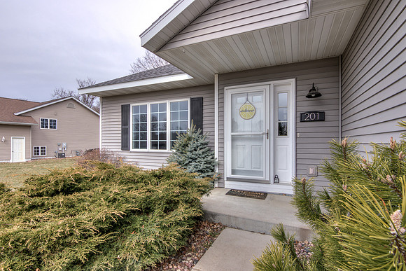 20 - Exterior-1