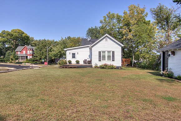 20 - Exterior-4