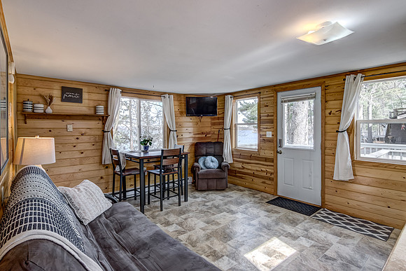 cabin 1 - 11 - IMG_3178_79_80