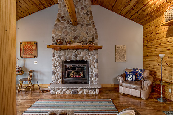 05 - Family Room-8