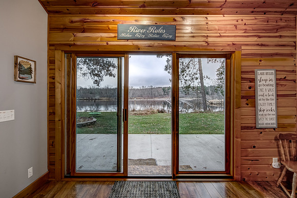 05 - Family Room-9