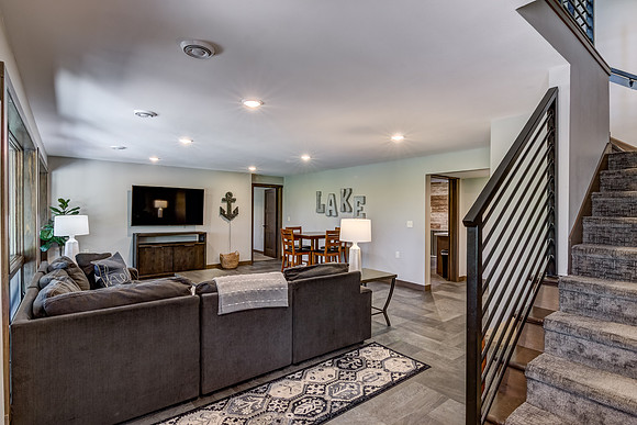 05 - Family Room-5