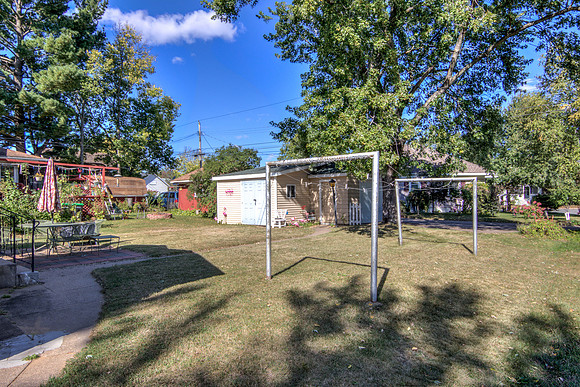 19 - Backyard-04