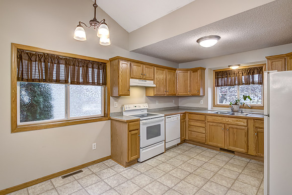 03 - Kitchen-1