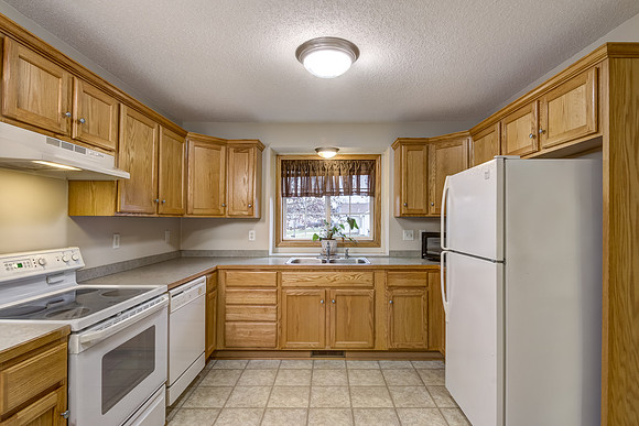 03 - Kitchen-3
