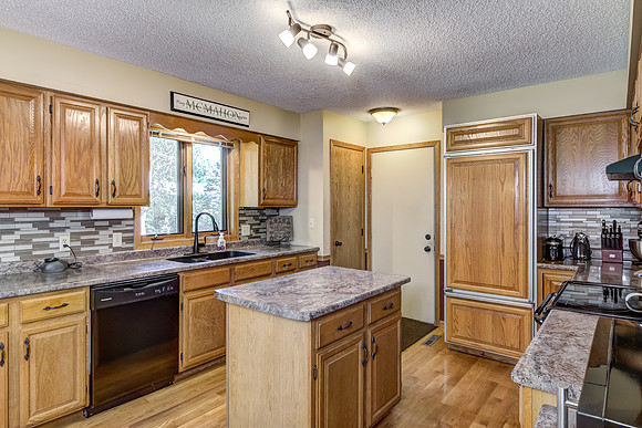 03 - Kitchen-1