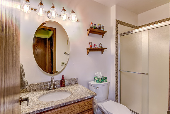 07 - Primary Bathroom-1