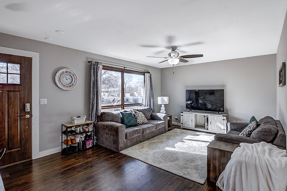 02 - Living Room-2