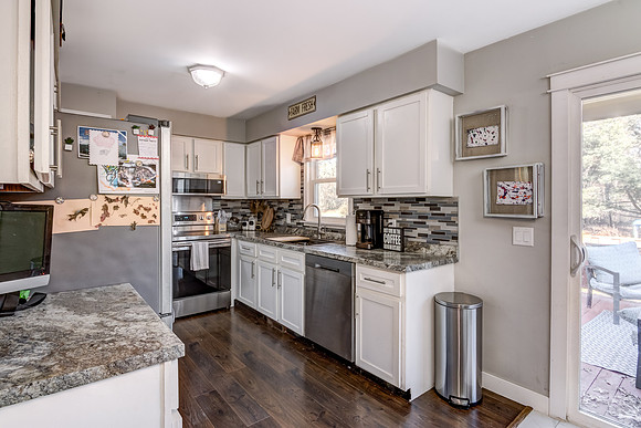 03 - Kitchen-3