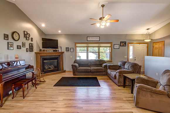 02 - Living Room-5-Edit