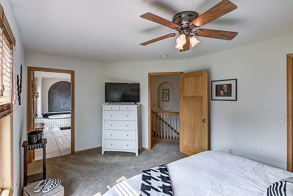 06 - Primary Bedroom-3