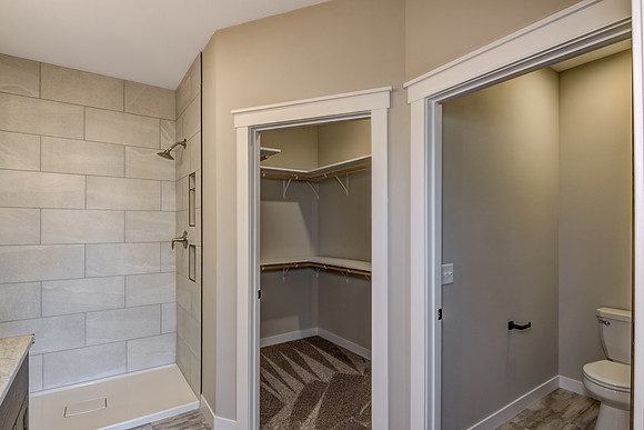 07 - Primary Bathroom-2