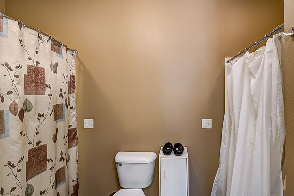 07 - Primary Bathroom-3