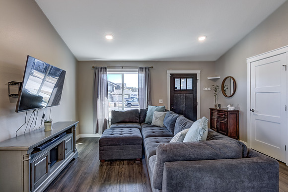 02 - Living Room-4