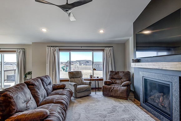 02 - Living Room-3