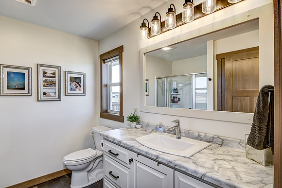 07 - Primary Bathroom-2