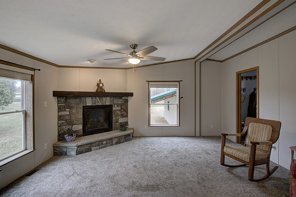 05 - Family Room-6