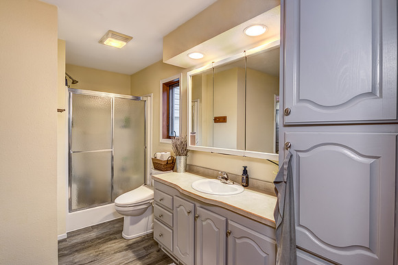 07 - Primary Bathroom-2-Edit