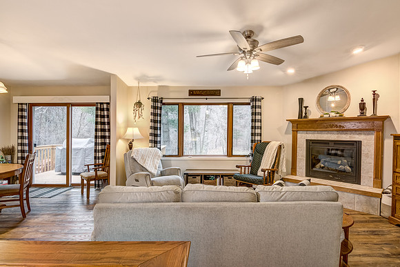 02 - Living Room-3