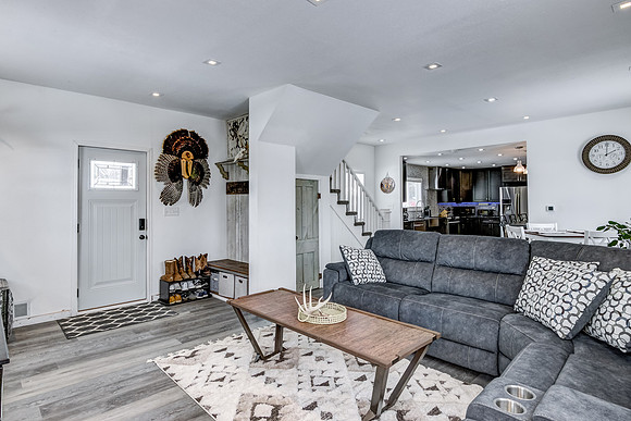 02 - Living Room-09-Edit