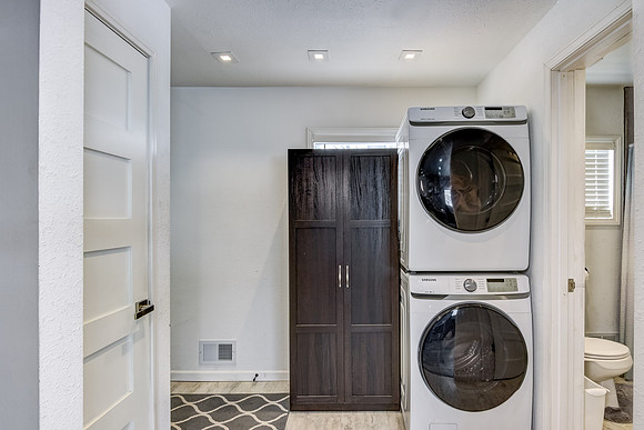 15 - Laundry-1