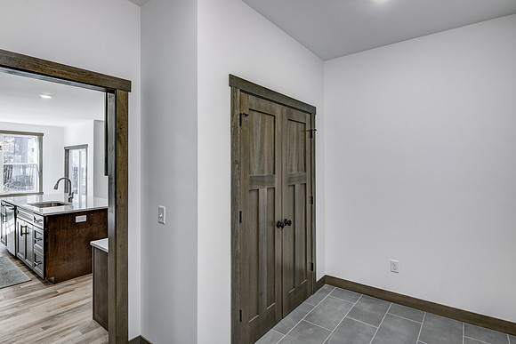 16c - mudroom-1