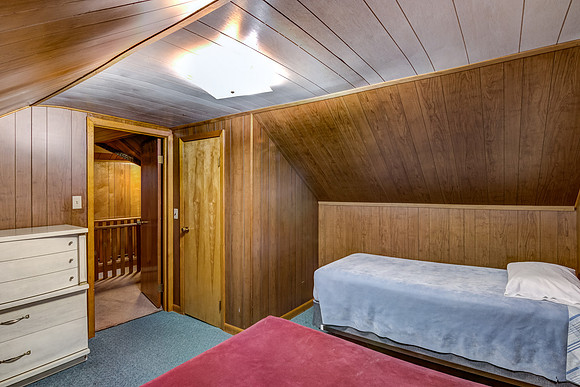11 - Upper Level Bedroom - 1-4