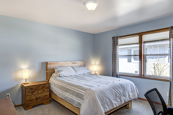 06 - Primary Bedroom-1