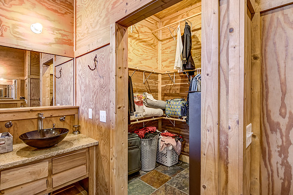 07 - Primary Bathroom-4