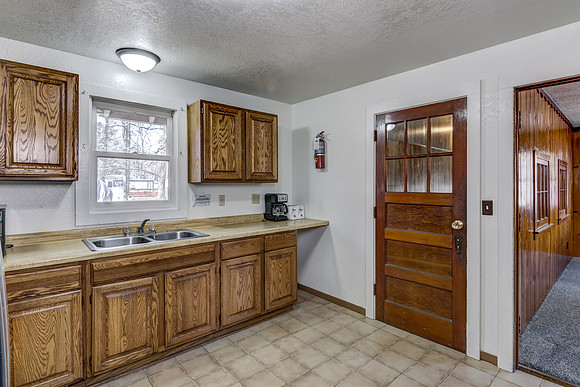 03 - Kitchen-3