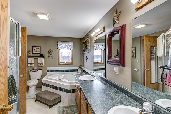07 - Primary Bathroom-2