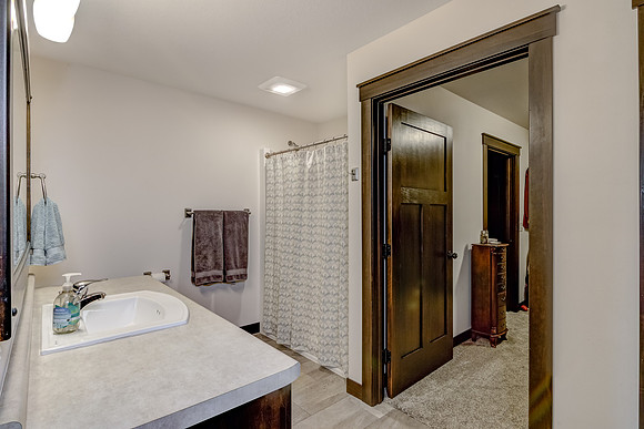 07 - Primary Bathroom-1