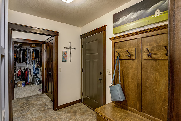 16c - mudroom-1