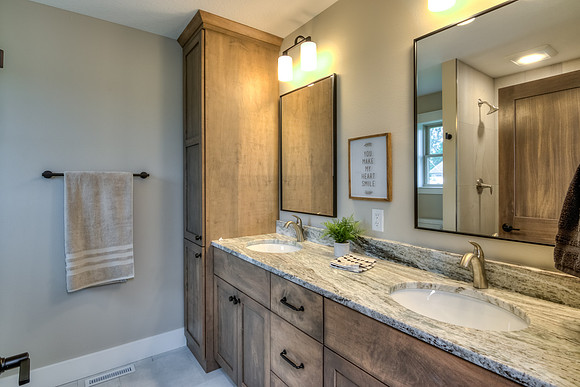 07 - Primary Bathroom-1