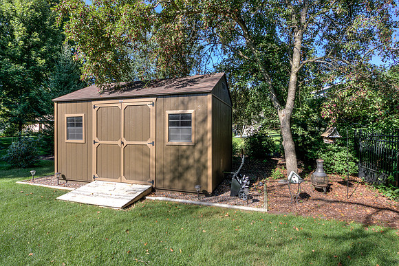 18 - Outbuilding-1