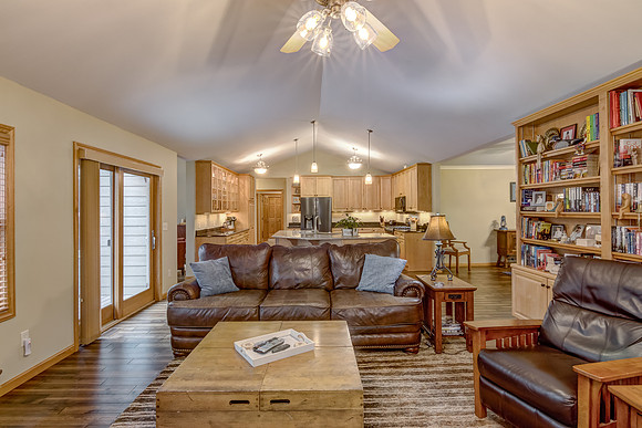 05 - Family Room-6