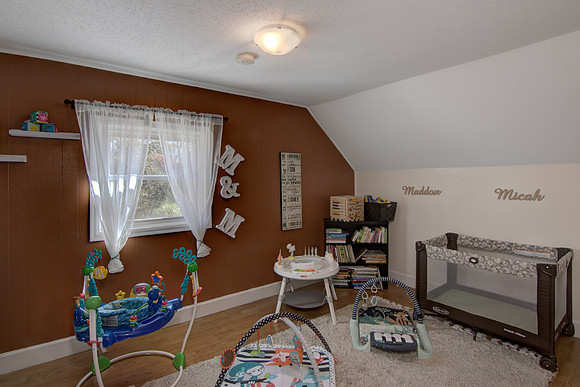 11 - Upper Level Bedroom - 2-1