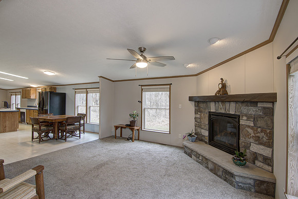 05 - Family Room-5