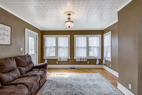 05 - Family Room-1