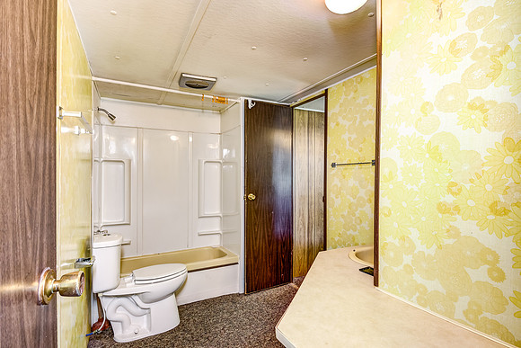 07 - Primary Bathroom-1