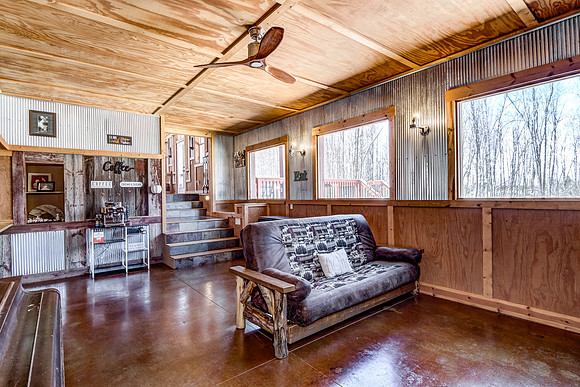 05 - Family Room-4