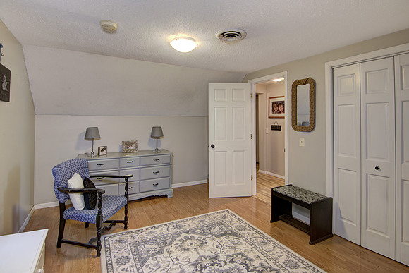 11 - Upper Level Bedroom - 3-2