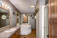 07 - Primary Bathroom-1