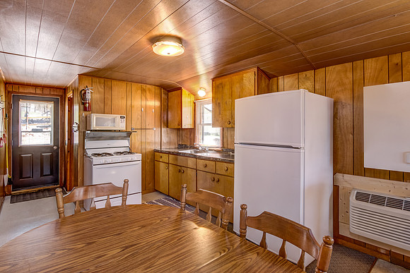 03 - Kitchen-3