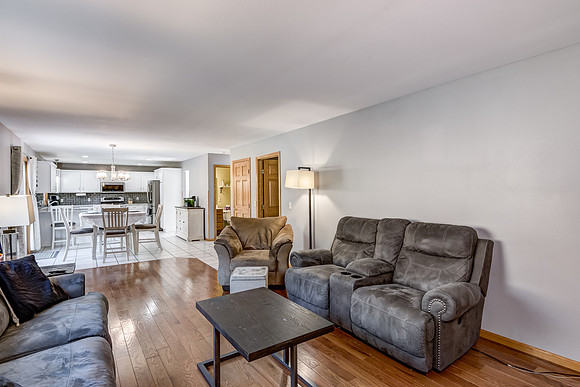 02 - Living Room-8